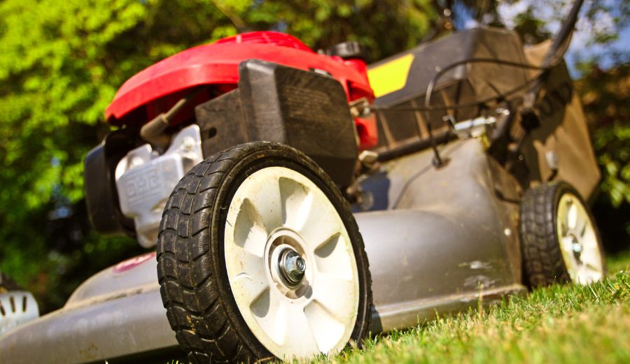 The 7 Worst Lawn Mower Brands to Avoid